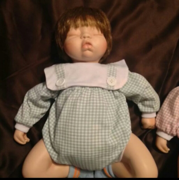 Diane Bucki porcelain collector dolls - Picture 3 of 4